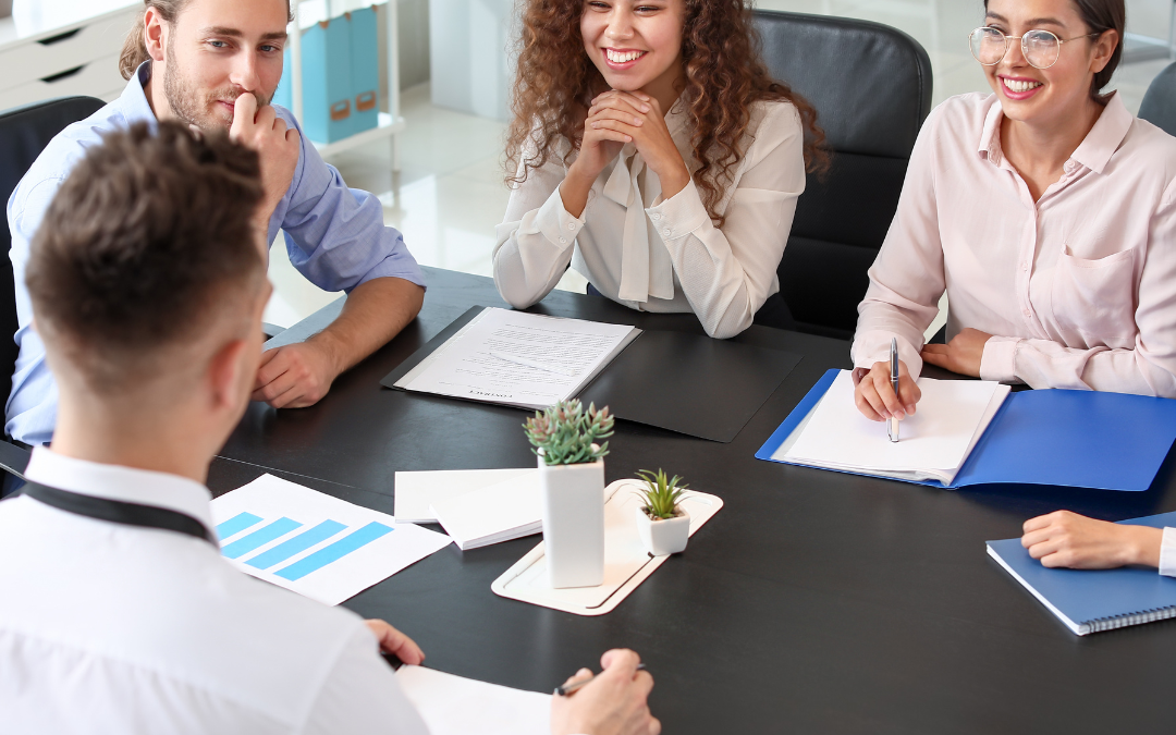 La Magia de las Primeras Experiencias en Entrevistas Grupales para Jóvenes.