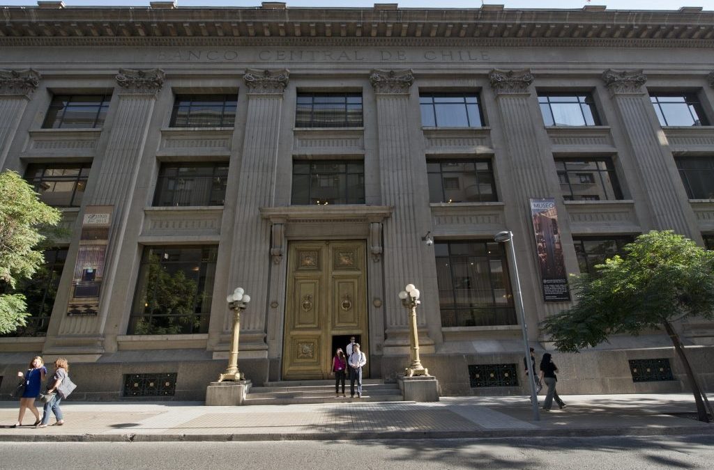 Banco Central de Chile decide reducir su tasa de referencia en Octubre