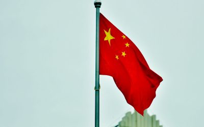 China responde a aranceles de Trump, quien amenaza con subir la tasa para dicho país