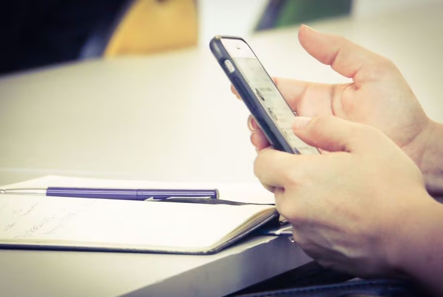 (La Nación) Giro de dinero cayó en enero ante mayor apuesta a las transferencias