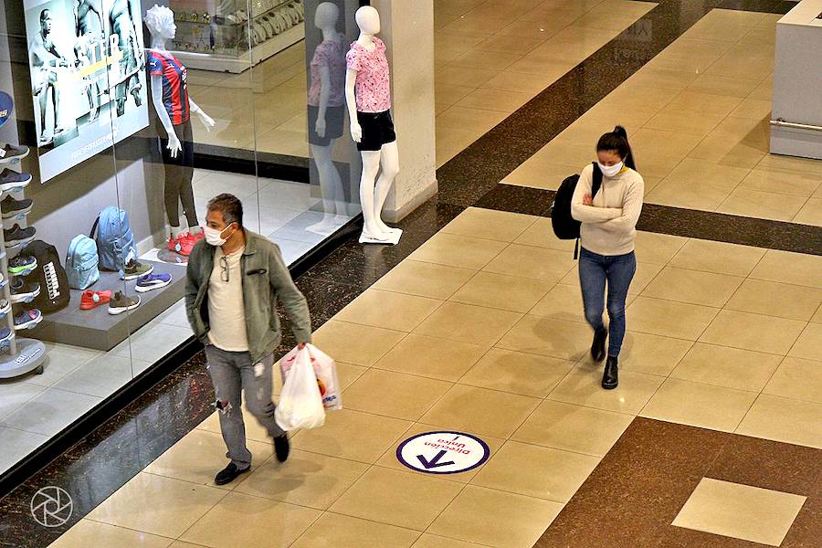 (La nación) El consumo sigue expectante del panorama sanitario y económico, señala encuesta