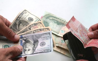 Tipo de cambio continúa subiendo y el referencial supera la barrera de Gs.7.950/USD