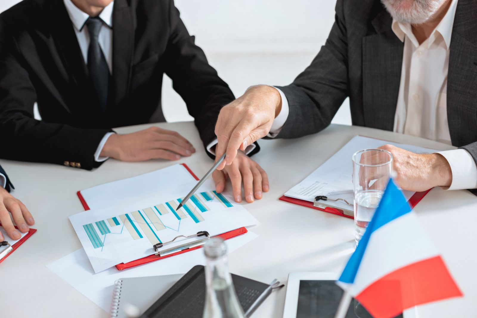 gente-negocios-trabajando-juntos