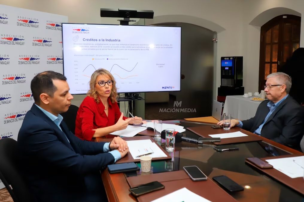 (La Nación) Destacan solidez y solvencia del sistema financiero para acompañar desarrollo económico