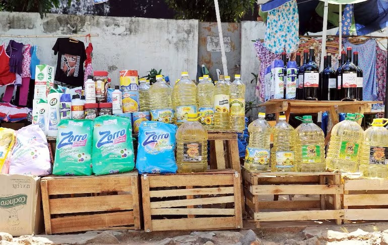 (Radio Monumental) Contrabando de productos navideños