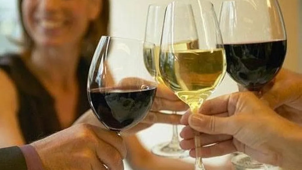 (Última Hora) Por fiestas, ingresa más contrabando de vino, cerveza y sidra