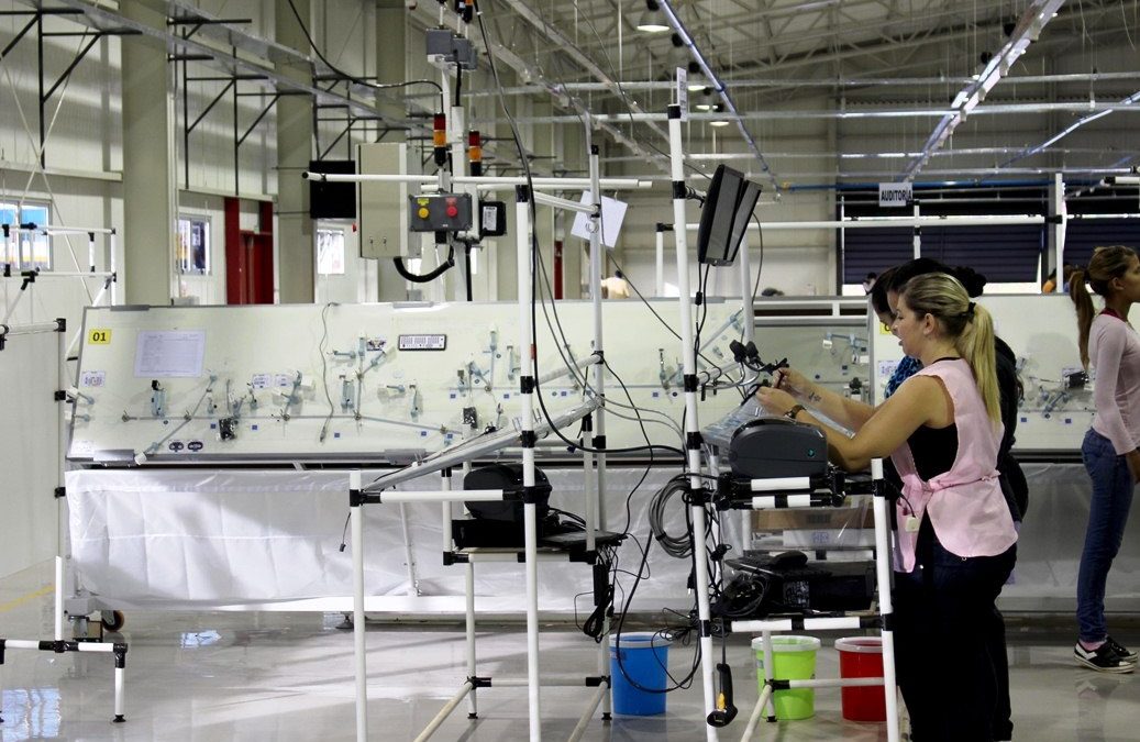 (El Nacional) Tres rubros representaron más del 60% de las exportaciones de maquila