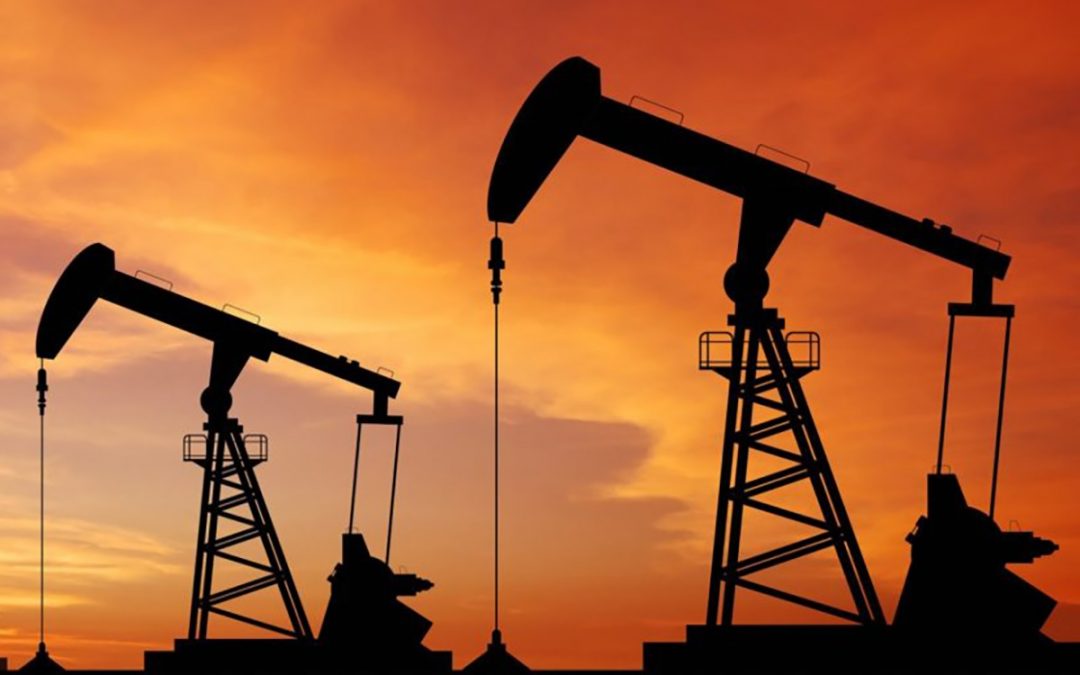 Petróleo en descenso por presión comercial y señales de desaceleración