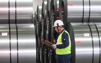 Trump impone aranceles de 25% a las importaciones de acero y aluminio