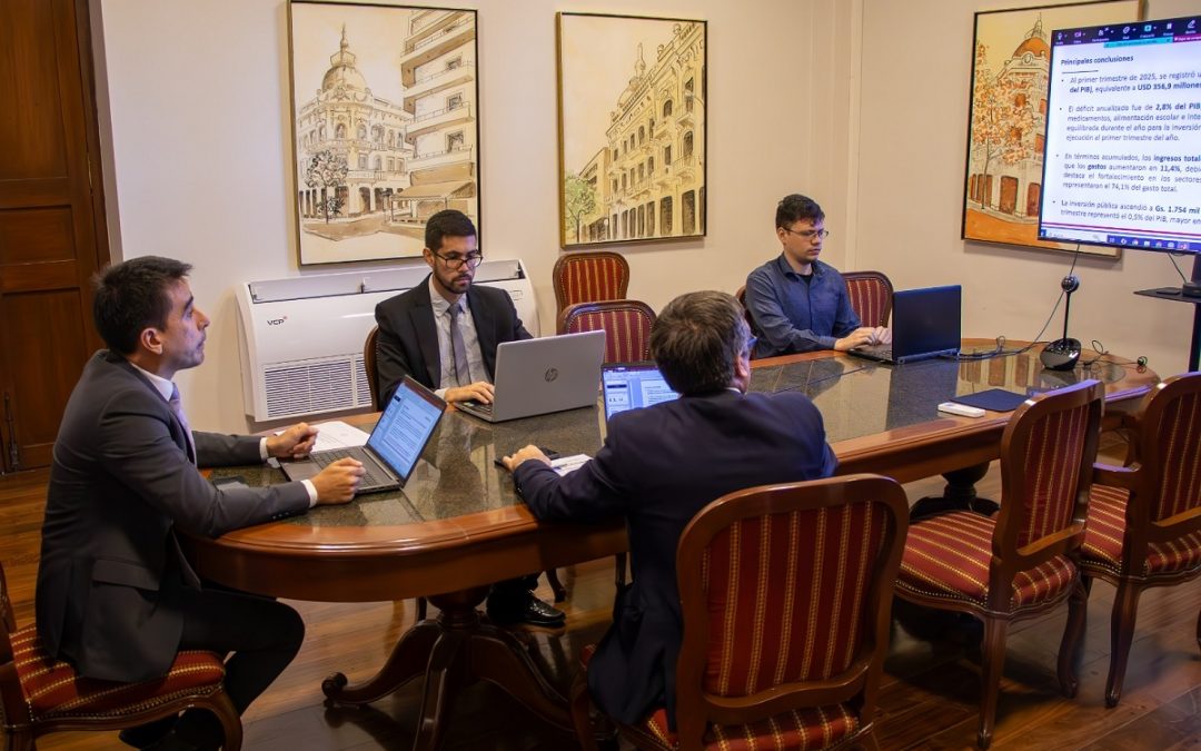 Contracción de ingresos tributarios clave y aumento de intereses contribuyeron al déficit