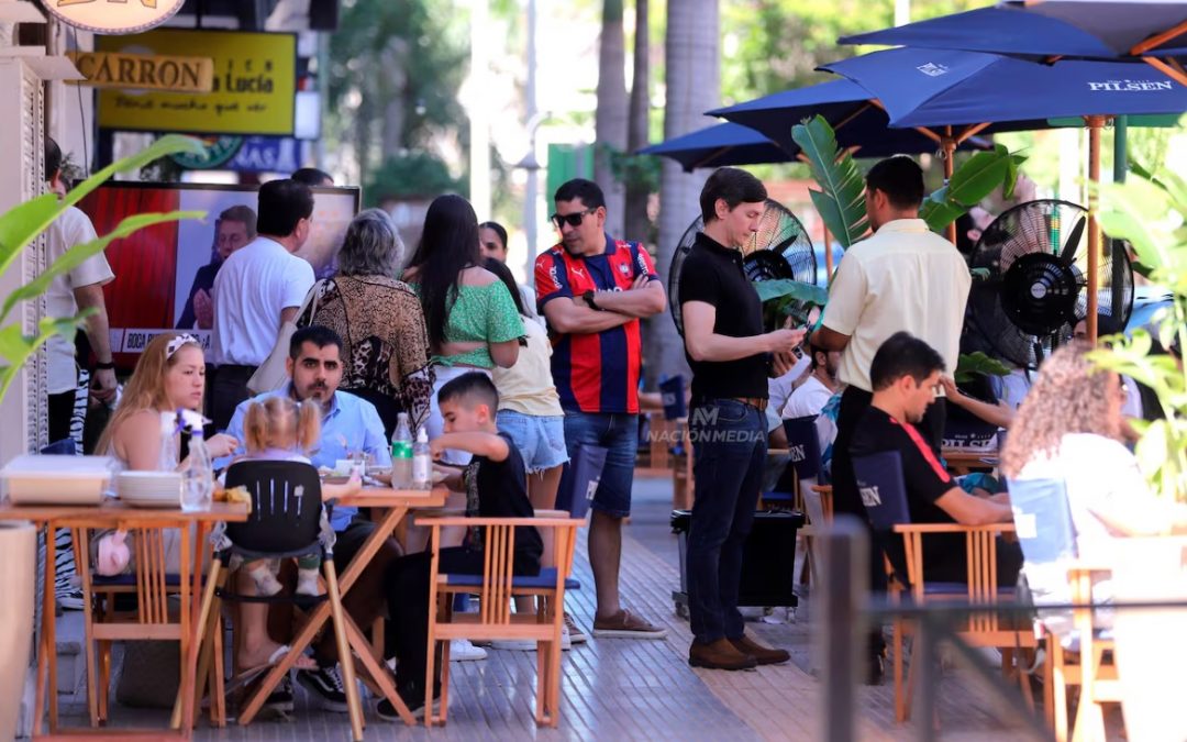 (La Nación) Clase media crece, pero con retos para la población vulnerable, según economista