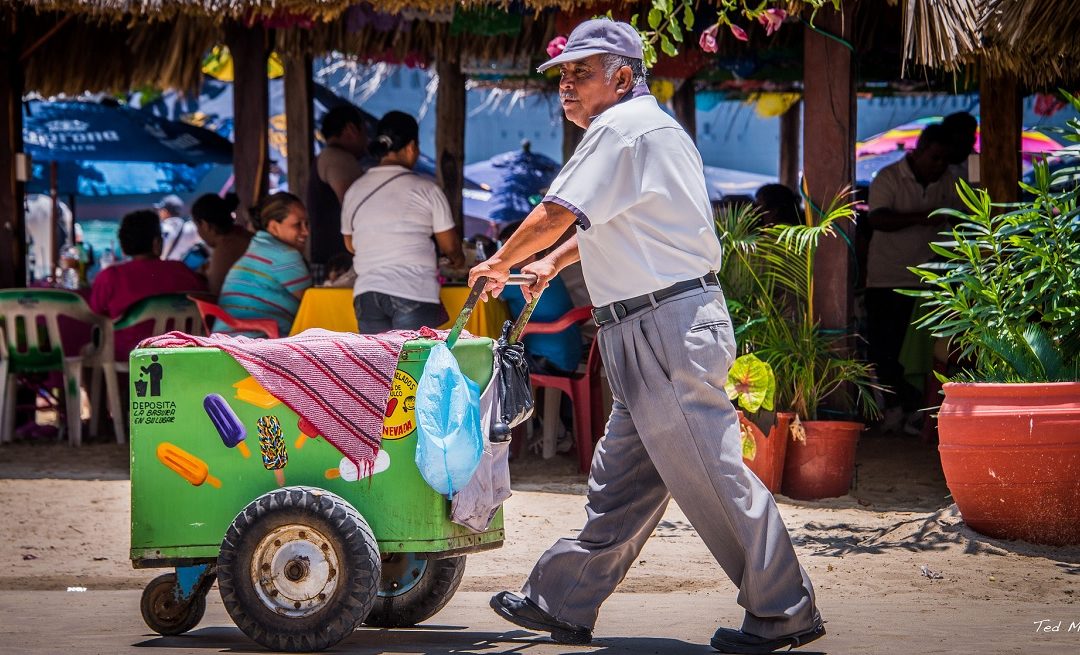 Informalidad laboral persiste, afectando más a jóvenes, mujeres y residentes del área rural