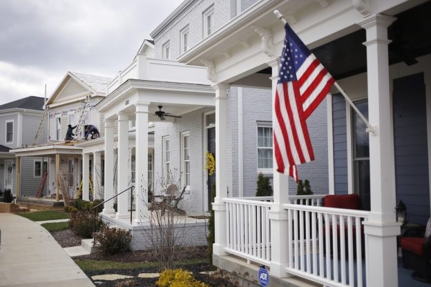 Ventas minoristas en EE.UU crecen, en medio de riesgos por empleo débil e inflación