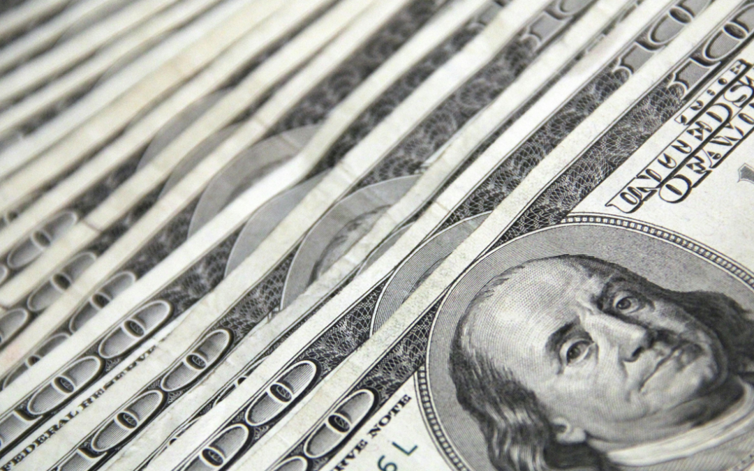 Pese a leve recuperación semanal, cotización del dólar sigue en niveles bajos