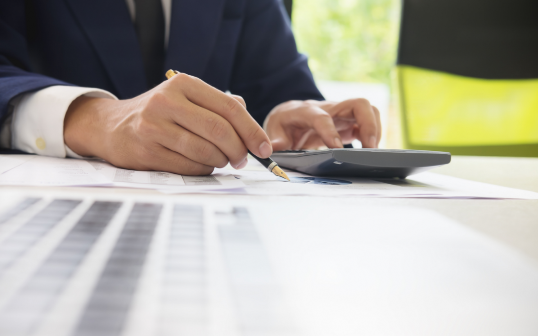 Haberes de maestros, policías y militares presionan al déficit de la caja fiscal