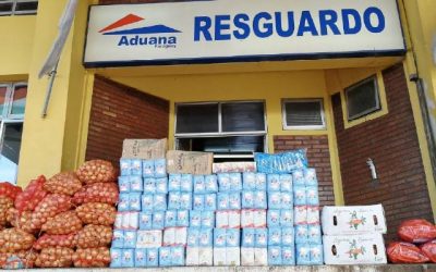 Recaudación interna crece, mientras la aduanera se contrae por efecto cambiario