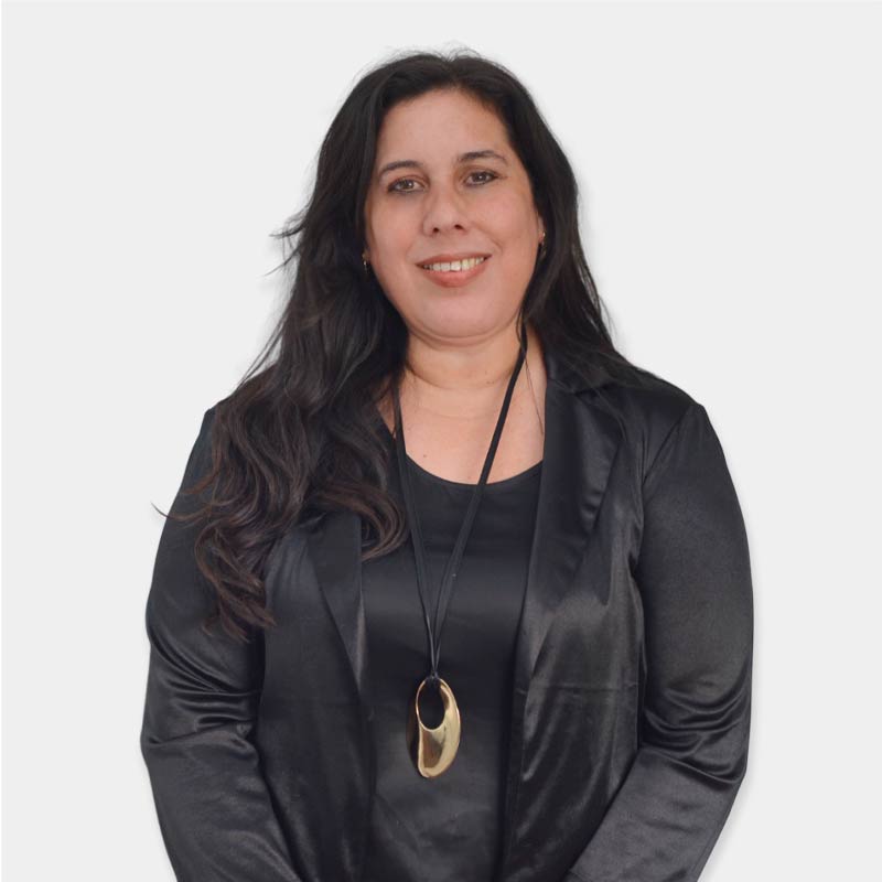 Carla Linares